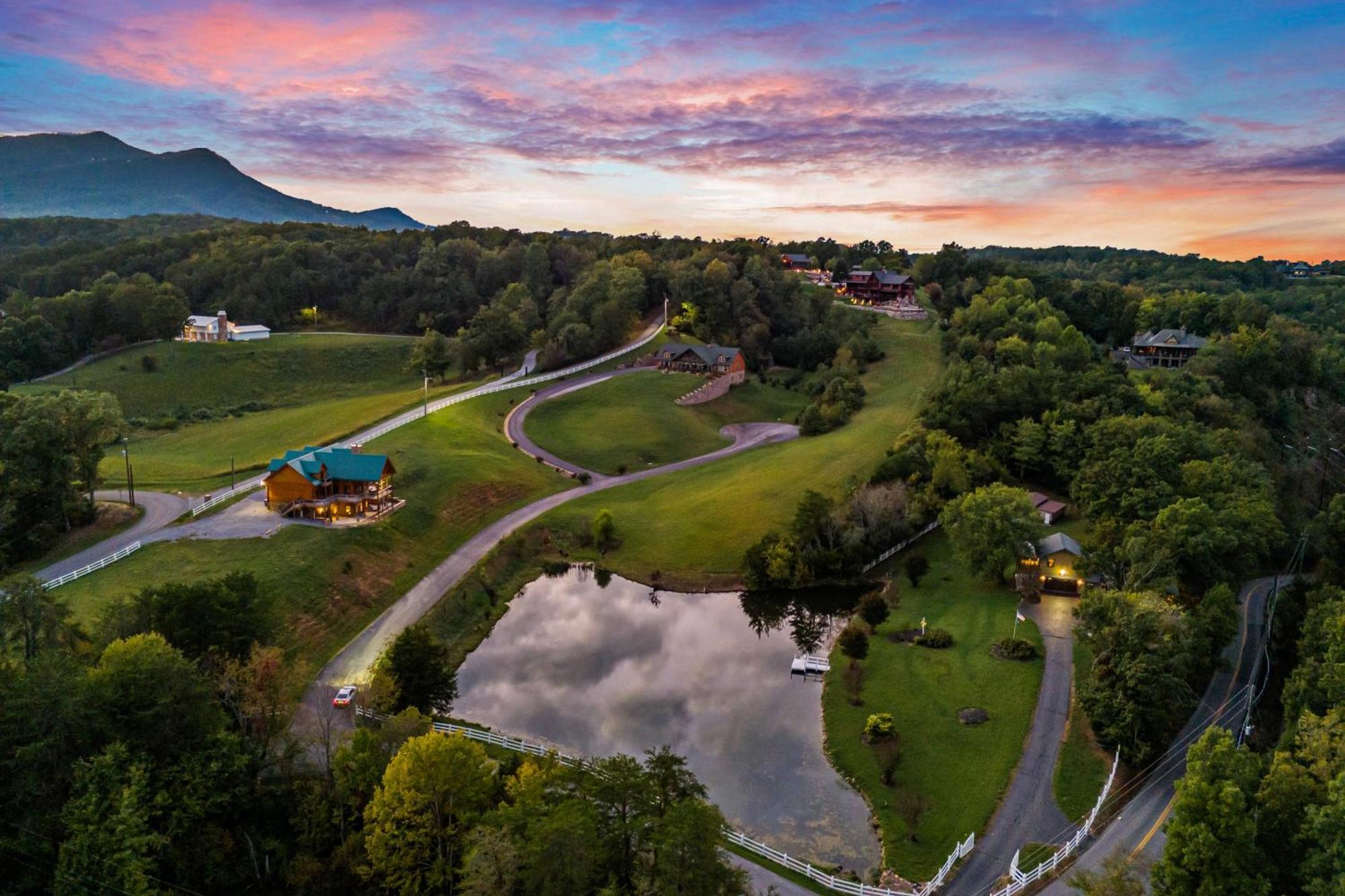 Haven On The Pond Villa Pigeon Forge Exterior foto